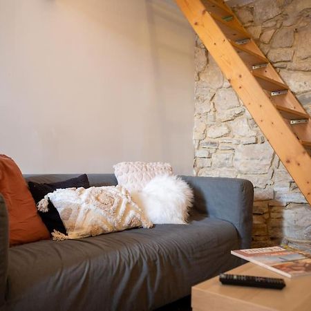 Appartement Tout Equipe 4 Couchages Avec Terrasse Et Parking Venelles Exterior foto