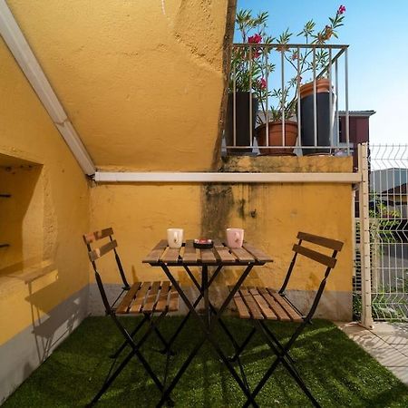 Appartement Tout Equipe 4 Couchages Avec Terrasse Et Parking Venelles Exterior foto