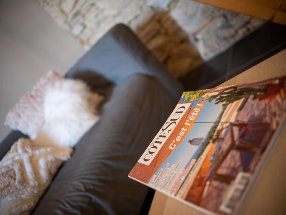 Appartement Tout Equipe 4 Couchages Avec Terrasse Et Parking Venelles Exterior foto